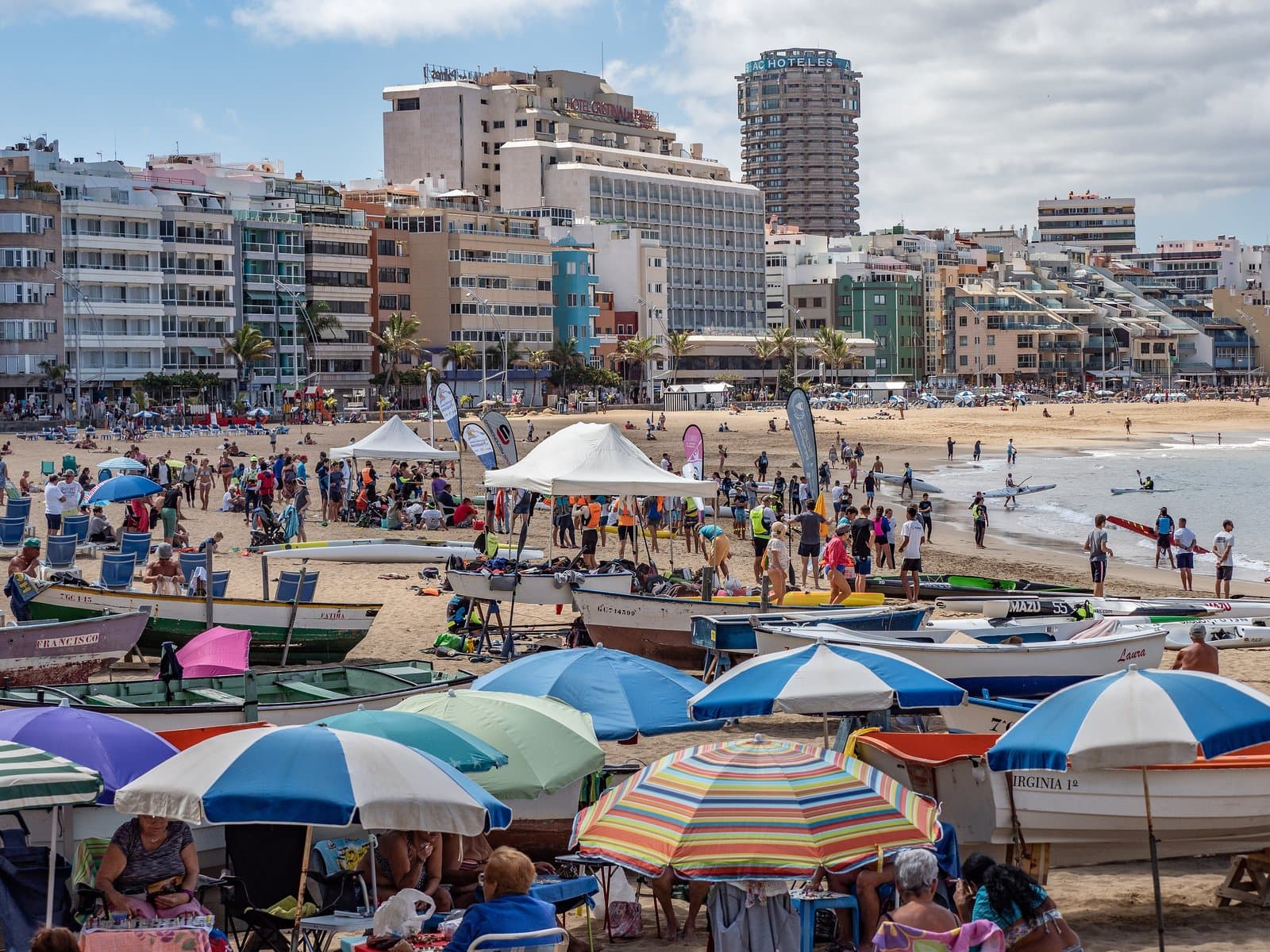 Las Palmas de Gran Canaria — with mild winters, one of the most popular winter-sun destinations from Budapest