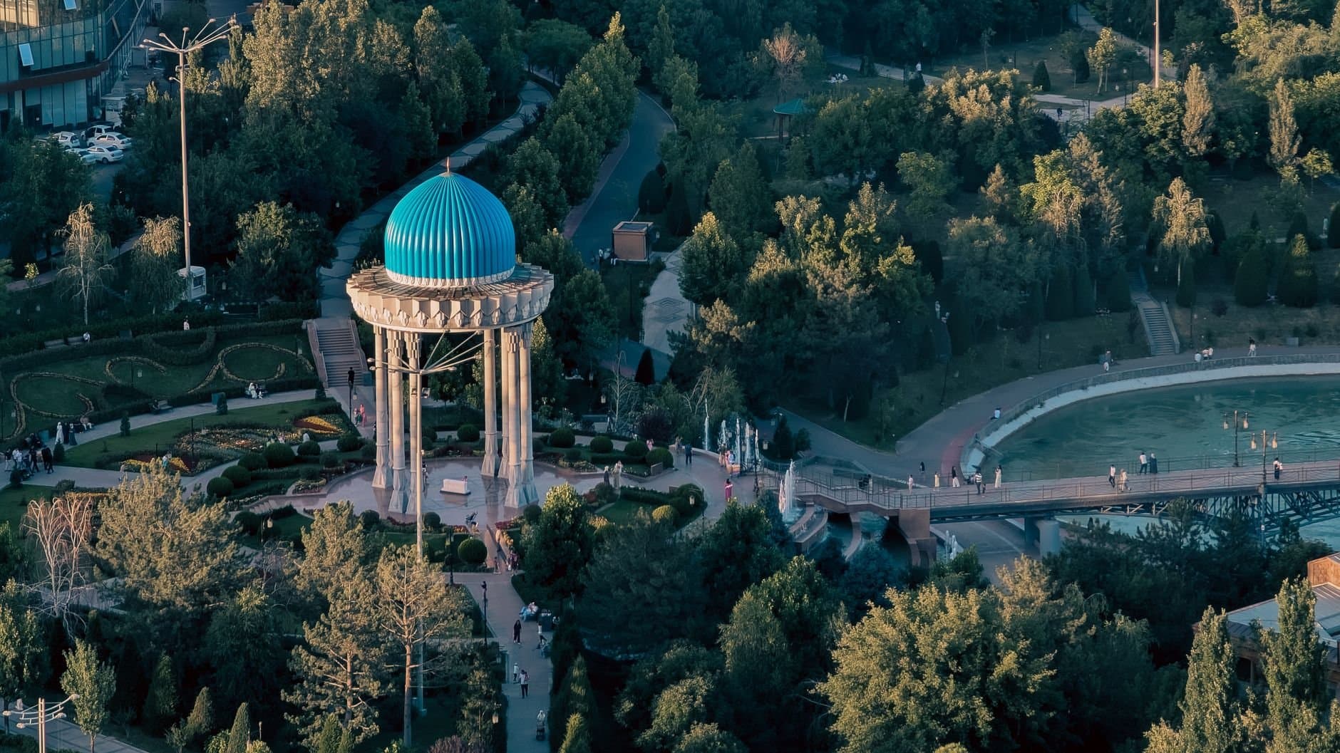 Stunning aerial photo of a park in Tashkent, Uzbekistan highlighting its architecture and natural beauty.