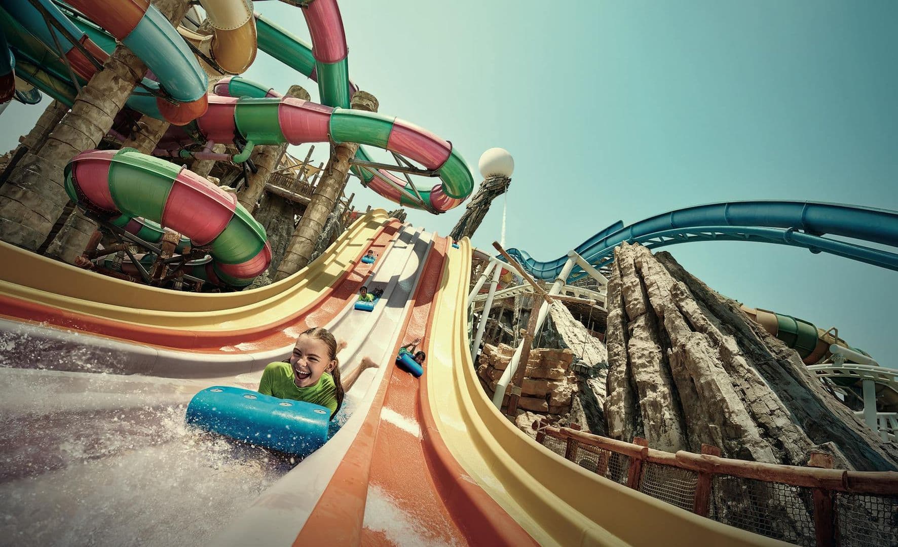 Yas Waterworld: Belépőjegy + transzfer szolgáltatás